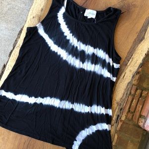 Tie dye design with buttons in back T-shirt